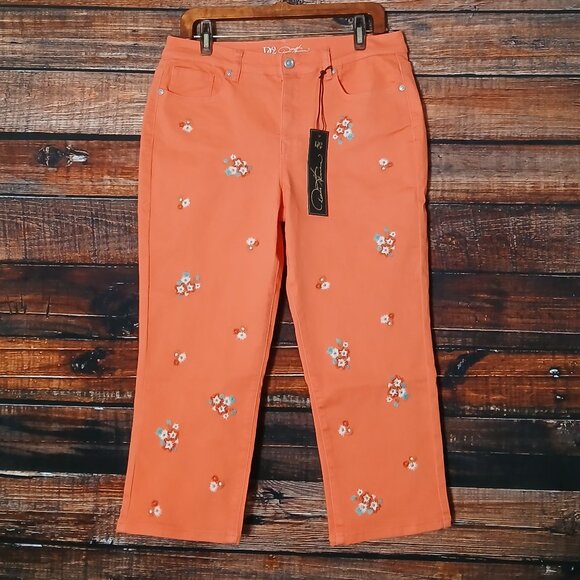 NWT DG2 Diane Gilman Pants Size 14 Petite Coral Capri Floral Embroidered Stretch - Picture 2 of 10